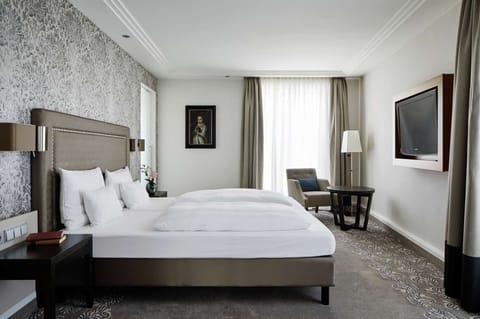 Suite (Paganini) | Premium bedding, minibar, in-room safe, individually decorated
