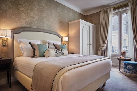 Deluxe Room | Premium bedding, down comforters, pillowtop beds, minibar