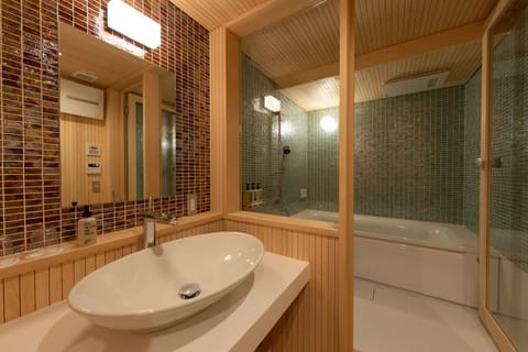 Superior Twin Room (OHMIYA 201) | Bathroom | Free toiletries, hair dryer, slippers, electronic bidet