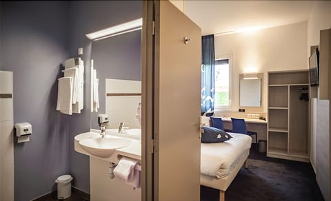 Premium bedding, Select Comfort beds, in-room safe, desk