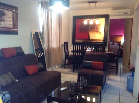 Family Townhome, 2 Bedrooms | Living area | Flat-screen TV