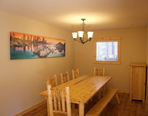 Dinning room with award winning 8' picture
