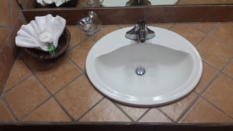 Bathroom sink