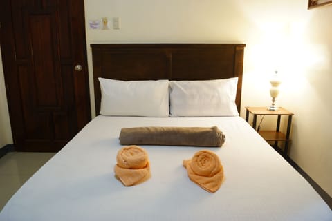 Standard Double Room | 1 bedroom, desk, free WiFi, bed sheets