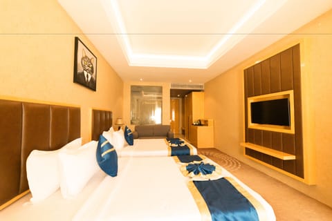 Business Room | Egyptian cotton sheets, premium bedding, minibar, iron/ironing board