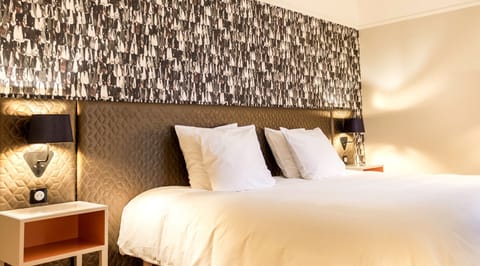 Prestige Room  | Premium bedding, in-room safe, desk, soundproofing