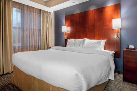 Studio, 1 King Bed with Sofa bed | Desk, iron/ironing board, free cribs/infant beds, free WiFi