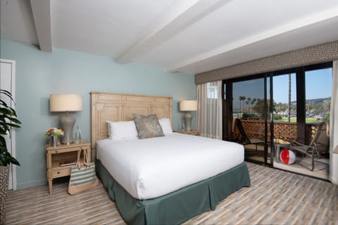 Superior Room, 1 King Bed (Coastline View One King Bed) | Hypo-allergenic bedding, down comforters, in-room safe, desk