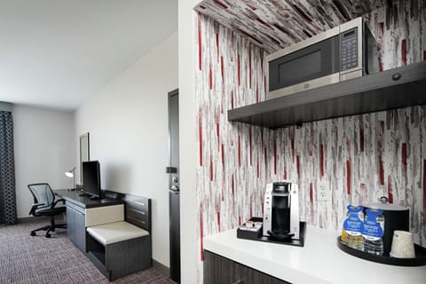 In-room safe, desk, laptop workspace, blackout drapes