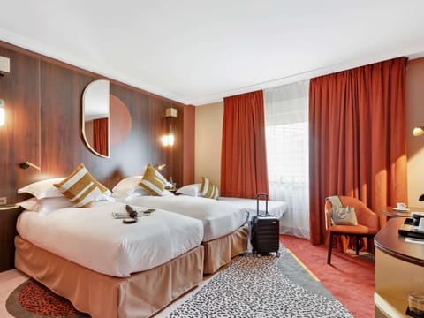 Deluxe Room, 2 Twin Beds | Premium bedding, pillowtop beds, free minibar items, in-room safe
