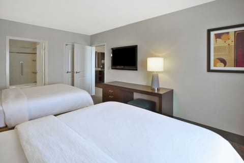SuiteTwo Queens Non Smoking | 1 bedroom, pillowtop beds, in-room safe, desk
