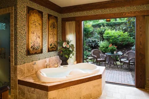 Cloister | Bathroom | Separate tub and shower, jetted tub, rainfall showerhead