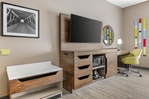 Room, 1 King Bed, Accessible, Non Smoking | Iron/ironing board, rollaway beds, free WiFi, bed sheets