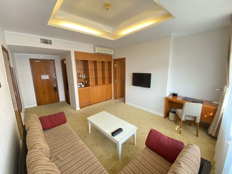 Executive Double Room | Living room | LCD TV