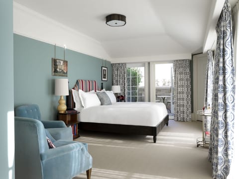 Suite, 1 King Bed, Non Smoking, Park View (Terrace) | Premium bedding, in-room safe, blackout drapes, iron/ironing board