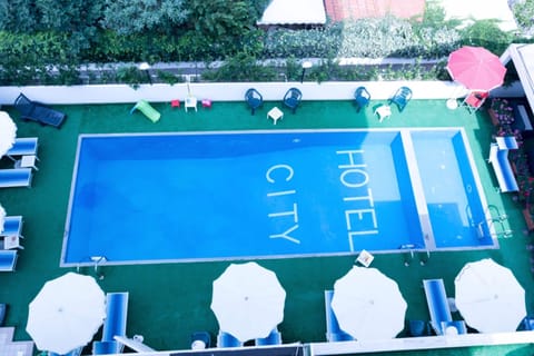 Seasonal outdoor pool