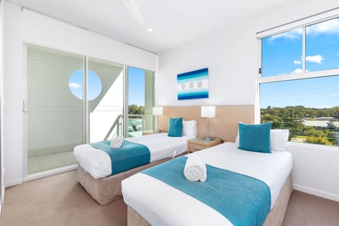 Standard Room, 3 Bedrooms, Partial Ocean View | Premium bedding, pillowtop beds, individually furnished, desk