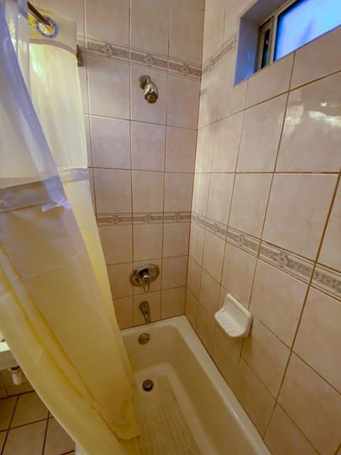 Queen Room with Two Queen Beds and Kitchen, Non Smoking | Bathroom shower