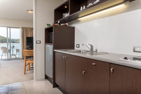 Junior Suite | Private kitchen | Fridge, electric kettle