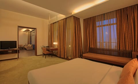 Montecarlo Appartment 2 Bedroom | Premium bedding, minibar, in-room safe, desk