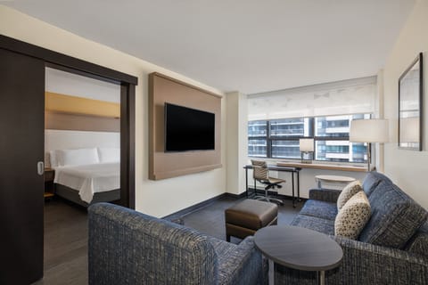 Suite, 1 King Bed, City View | Room amenity