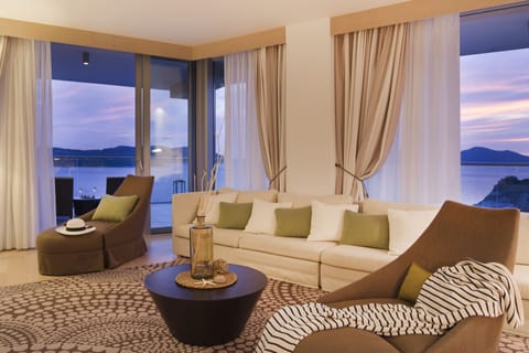 Presidential Suite | Living area | Flat-screen TV, pay movies