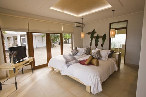 Garden Villa | Down comforters, minibar, in-room safe, individually decorated
