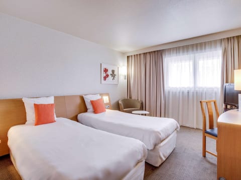 Classic Room, 2 Twin Beds | Premium bedding, minibar, in-room safe, desk