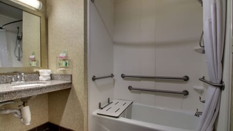 Standard Room, 2 Double Beds, Accessible (Mobility, Top Floor) | Room amenity