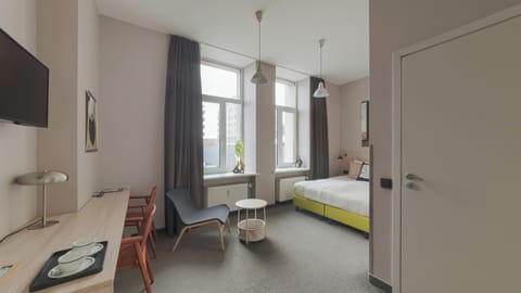 Large Double Room | Hypo-allergenic bedding, desk, laptop workspace, blackout drapes