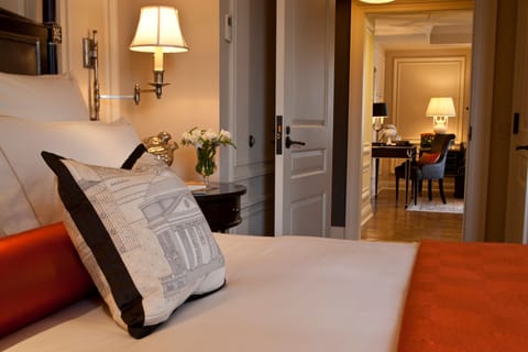 Deluxe Suite | Premium bedding, down comforters, pillowtop beds, minibar