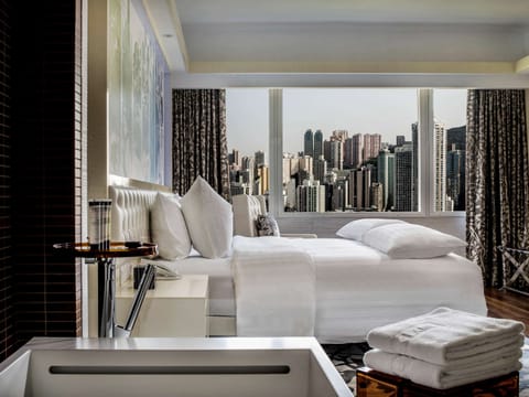 Suite, 1 King Bed, Club Lounge Access, Harbor View (Park Lane) | Premium bedding, minibar, in-room safe, desk