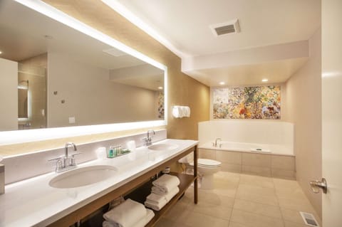 Presidential Suite, 1 King Bed, Patio, River View | Bathroom | Free toiletries, hair dryer, towels, soap