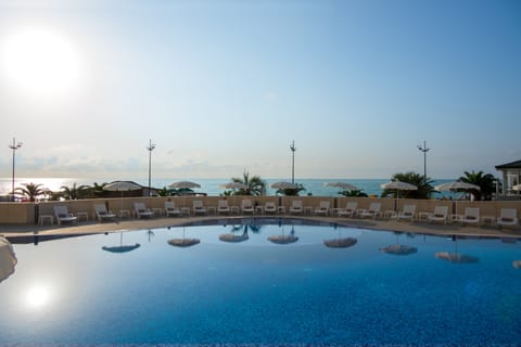 Indoor pool, seasonal outdoor pool, sun loungers