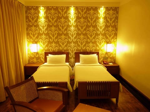 Standard Twin Room, 1 Bedroom | 1 bedroom, premium bedding, in-room safe, desk