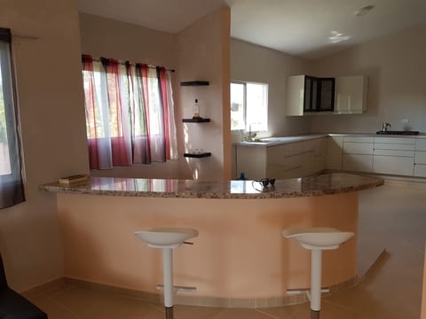 Comfort Condo, 3 Bedrooms, 2 Bathrooms | Minibar