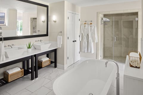 Brookwood | Bathroom | Combined shower/tub, designer toiletries, hair dryer, bathrobes