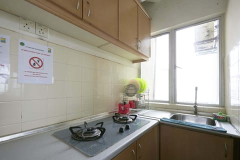 Apartment, 3 Bedrooms | Private kitchenette | Fridge, electric kettle