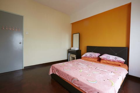 Basic Apartment, 1 Bedroom | 1 bedroom, individually decorated, individually furnished, desk
