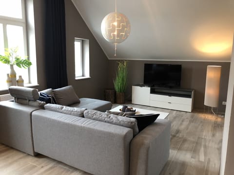 Condo | Living room | Flat-screen TV