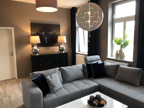 Condo | Living room | Flat-screen TV