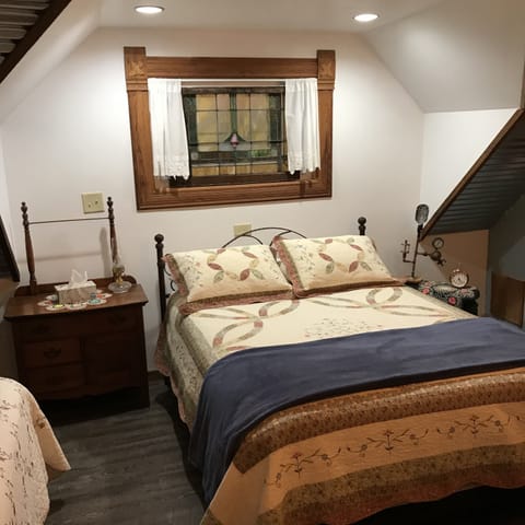 Mueller Suite | 1 bedroom, premium bedding, desk, iron/ironing board