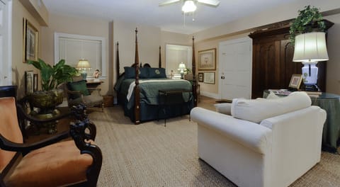 Deluxe Double Room, 1 Bedroom, Non Smoking, Private Bathroom | Premium bedding, minibar, desk, iron/ironing board