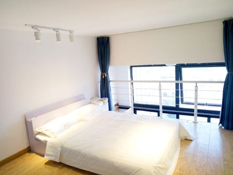 Basic Double Room, Shared Bathroom | Desk, blackout drapes, free WiFi