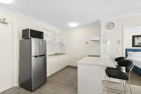 1 Bedroom Hinterland View Spa Apartment | Private kitchen | Fridge, microwave, oven, stovetop