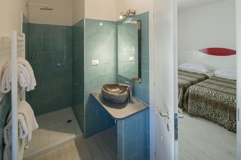 Double or Twin Room | Bathroom | Shower, bidet, towels