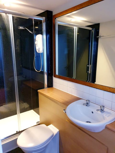 Suite, Ensuite (up to 3 People) | Bathroom