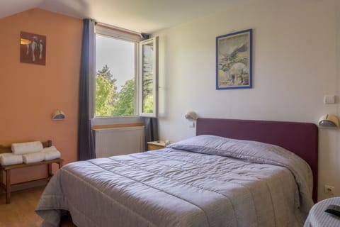 Standard Double Room, 1 Bedroom, Ensuite, Hill View | Individually decorated, individually furnished, desk, blackout drapes