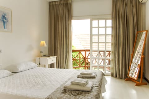 Deluxe Double Room | 1 bedroom, minibar, desk, rollaway beds