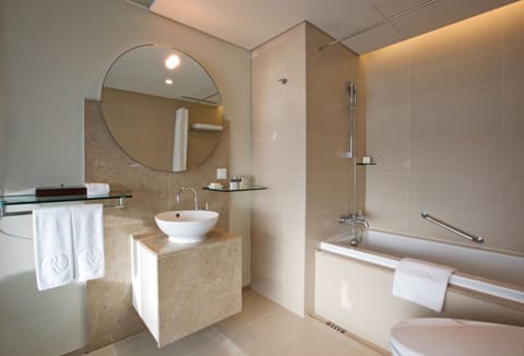 Room, 1 King Bed, Non Smoking | Bathroom | Deep soaking tub, designer toiletries, hair dryer, bathrobes